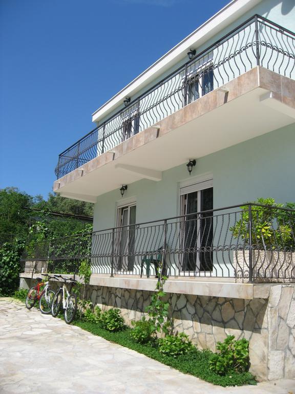 Smokva Apartments Herceg Novi Bagian luar foto